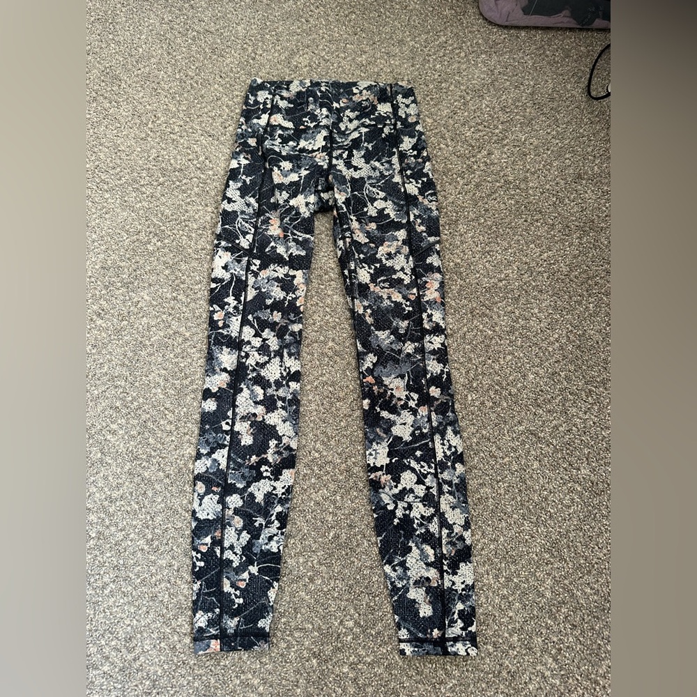 Lululemon Wunder Under Hi-Rise Tight 28" Spring Bloom Multi Size 4 (A5) EUC